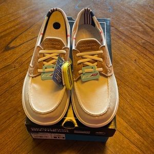 NWT Skechers on the go walk lite shoe
